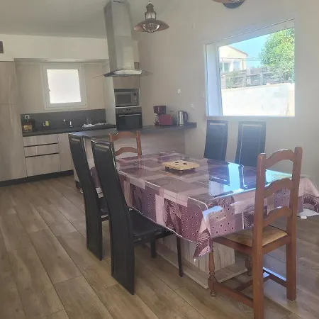 Villa, Proche Plages, 4 Avec Piscine Privee.
